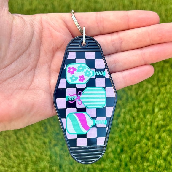 Handmade Pickleball Motel Keychain – Retro Sporty Vibes - Picture 9 of 10